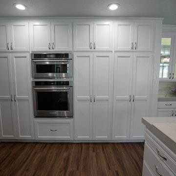 Contemporary Kitchen Remodel in Modesto (kC Marlboro Place)