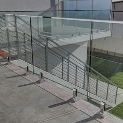 Boomer Beach Framelss Glass - Products