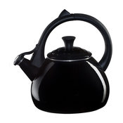 Le Creuset 1.6-Quart, Oolong Kettle, Black