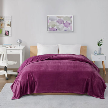 Intelligent Design Microlight Plush Oversized Blanket, Purple