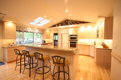 Kitchen - contemporary kitchen idea in Other