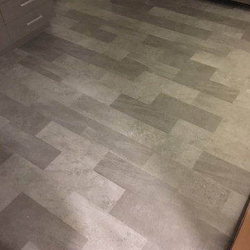 44051 Luxury vinyl plank