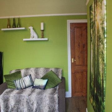 Relaxing contemporary lounge with mural