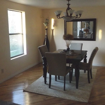 Staged manufactured home in Berkeley/Regis