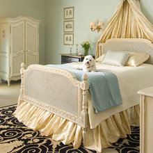 Bed crown