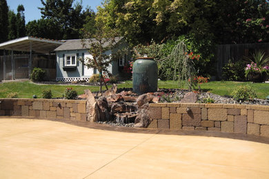 Example of a classic patio design in Boise