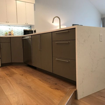 Macadam Waterfront Condo