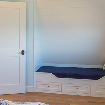 Built-in Bedroom Day Bed with Drawers