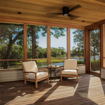 Panoramic Waterfront Views