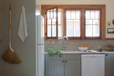 Kitchen - craftsman kitchen idea in Minneapolis