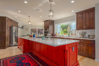 Example of a large classic kitchen design in Albuquerque