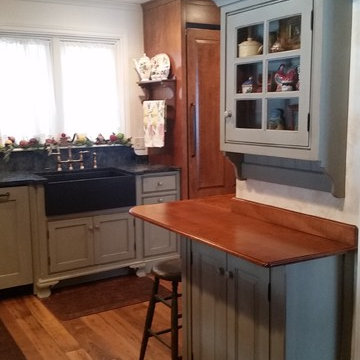 Primitive Colonial Kitchen