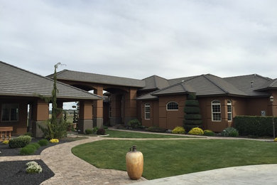 Example of a tuscan home design design in Seattle