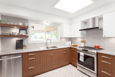 Example of a 1950s kitchen design in Vancouver
