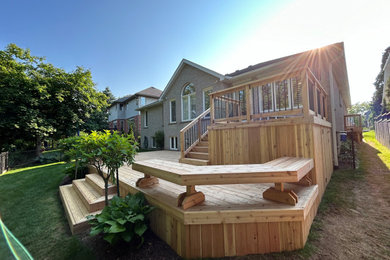 Deck photo in Toronto