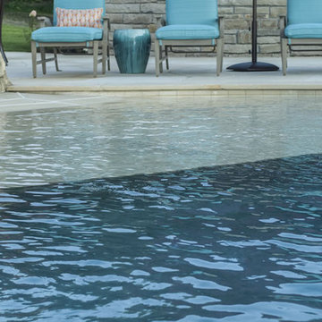 Stone Sunshelf in Pool