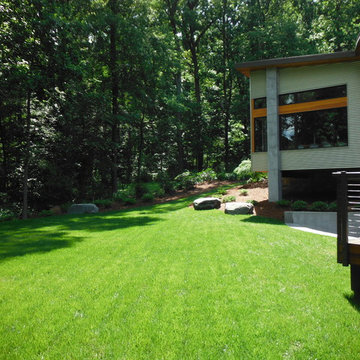 Modern architecture: home on hilltop minutes from downtown