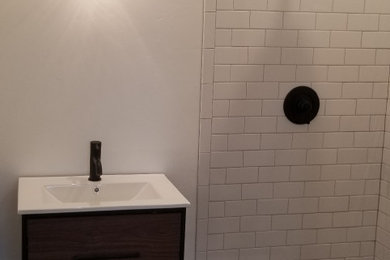 Example of a transitional bathroom design in Salt Lake City