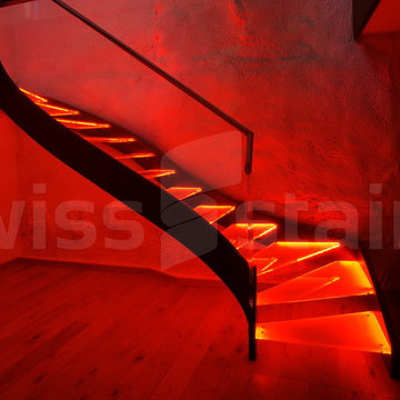 Metal Staircase with Treads in Glass ans LED lights