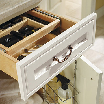 Blakely Maple Pearl Bathroom