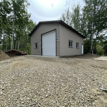 Large Garage or small work shop on Acreage