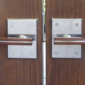 Tiburon Contemporary Double Entry Gate