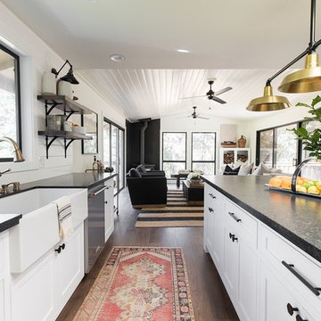 Modern Farmhouse in the Hills