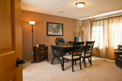 Example of a home office design in Boise