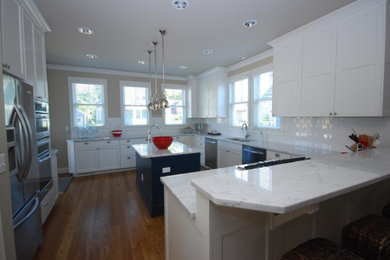 Kitchen - modern kitchen idea in Portland