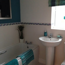 Middle Bathroom