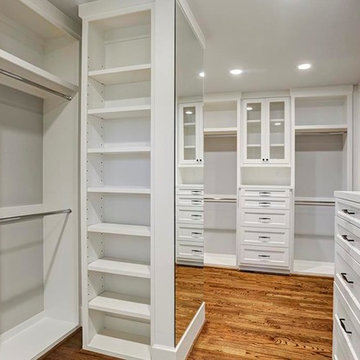 Mediterranean Custom Home with Designer Finishings in Bellaire, Texas