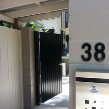 Entry front garden