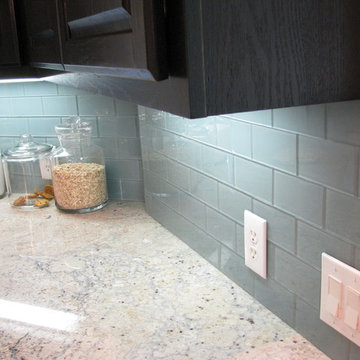 Glass Tile Backsplash - Photos & Ideas | Houzz