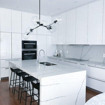 Acrylic White Kitchen - Foxy, Alluring & Cool