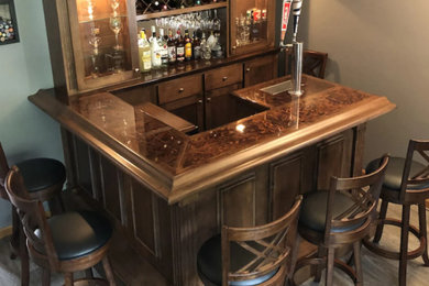 Example of a home bar design in Tampa