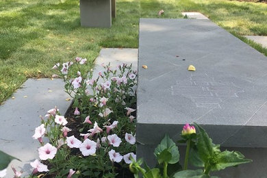 Photo of a mid-sized farmhouse landscaping in Philadelphia.