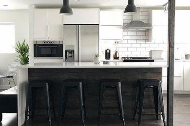 Kitchen - modern kitchen idea in Seattle