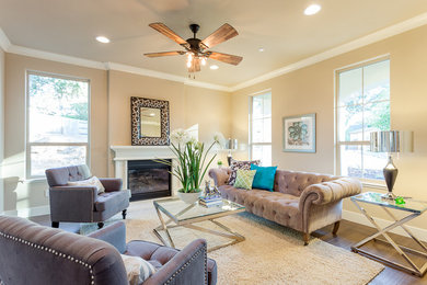 This is an example of a transitional living room in Sacramento.