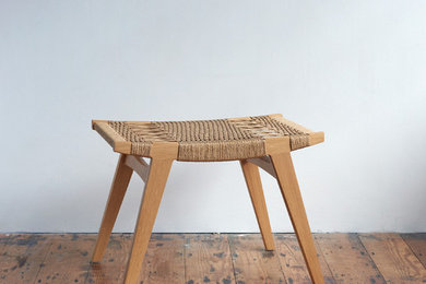 pi stool - oak