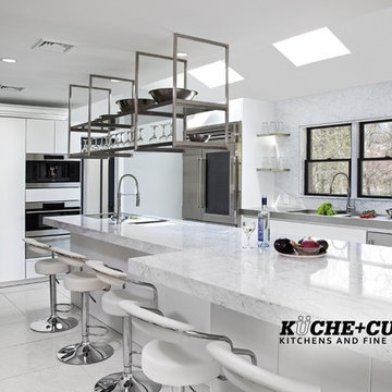 Restaurant Style Clean & Modern Kitchen