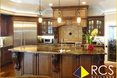 Example of a tuscan kitchen design in San Francisco