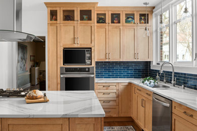 Minimalist kitchen photo in Milwaukee