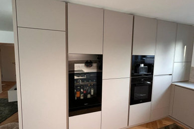 Moderne Küche in Sonstige