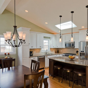 Traditional Kitchen with Two Tone Island