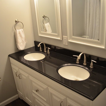 Mont Clare Bathroom