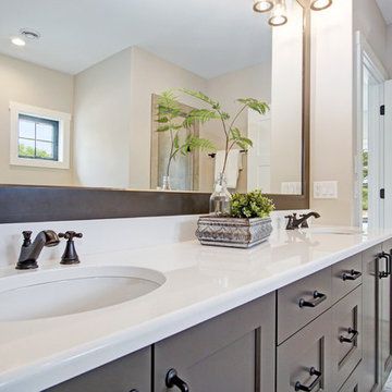 Family Farm - Owner's Bath