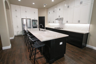 Example of a transitional home design design in Austin