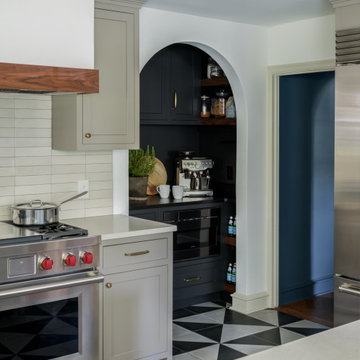 Wyndmoor Transitional Kitchen