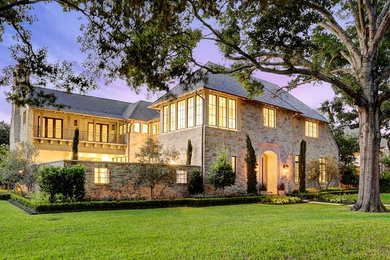Example of an exterior home design in Houston