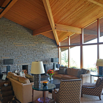 A Home Tour Celebrating a Native Son